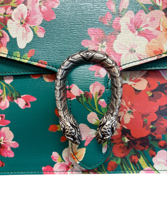 Gucci Size Medium Designer Purses