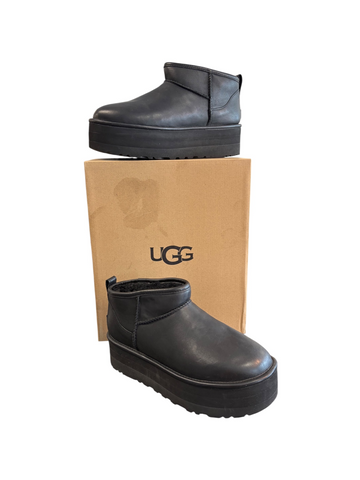 UGG Size 9 Shoes